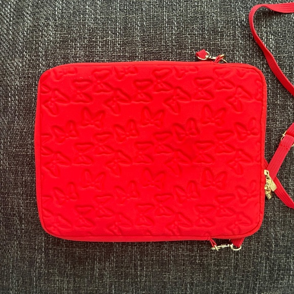 Disney Parks Minnie Mouse D-Tech Red Bow Embossed 11" Tablet Crossbody Purse Bag - Picture 2 of 14